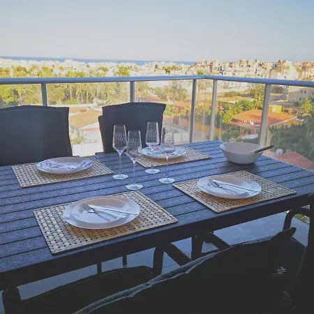 Apartamento Cozy With Sea Views In *